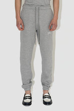 Load image into Gallery viewer, FLANEUR HOMME EMBROIDERED SIGNATURE SWEATPANTS IN HEATHER GREY